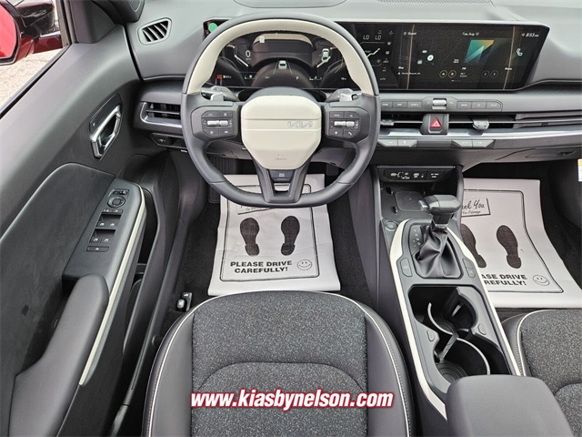 2025 Kia K4 GT-Line photo 7