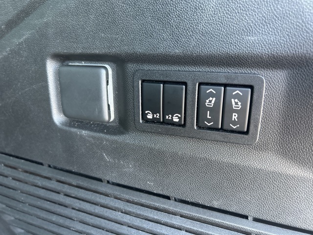 2022 Chevrolet Tahoe RST photo 21