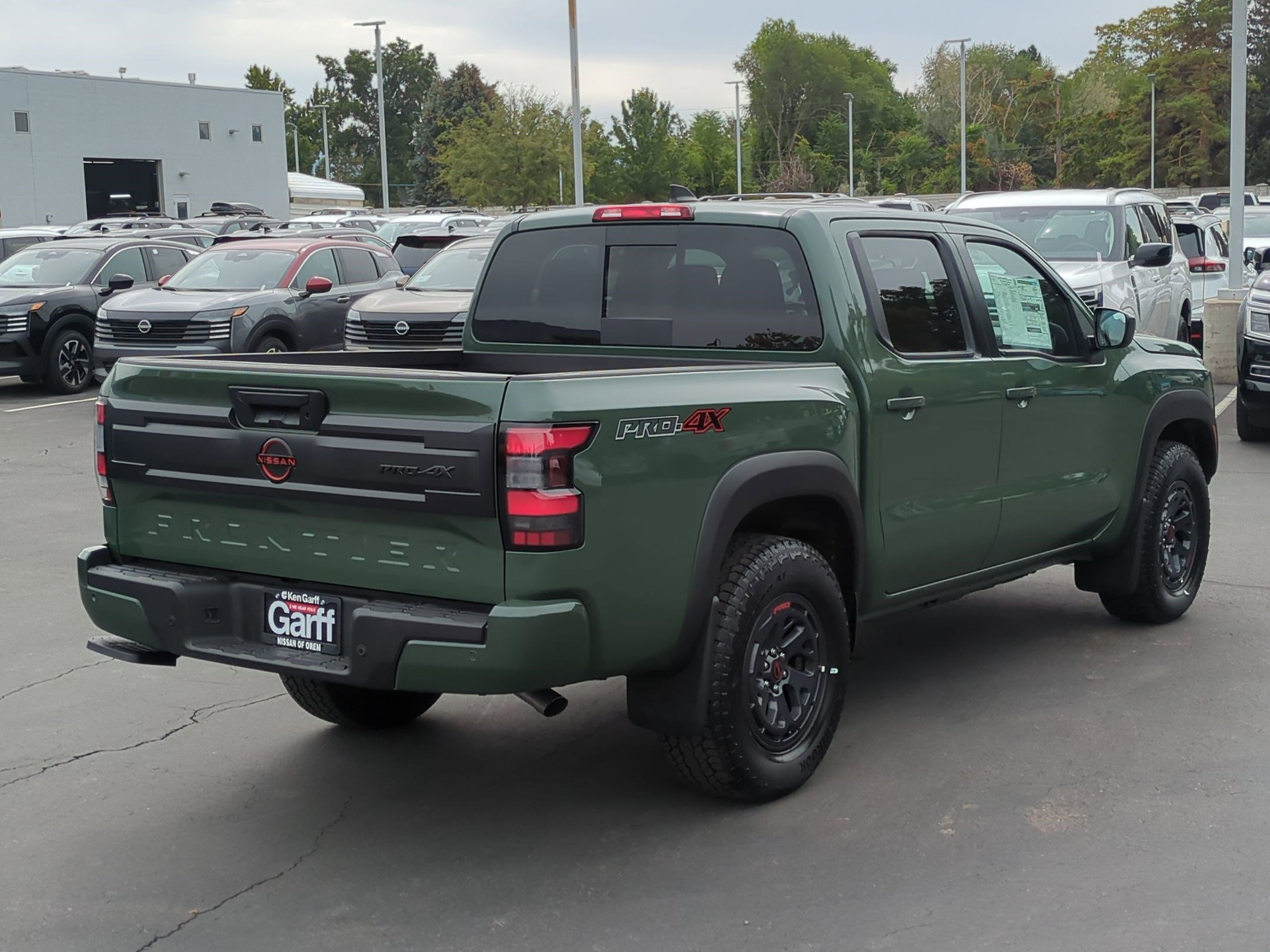 2025 Nissan Frontier Crew Cab PRO-4X photo 3