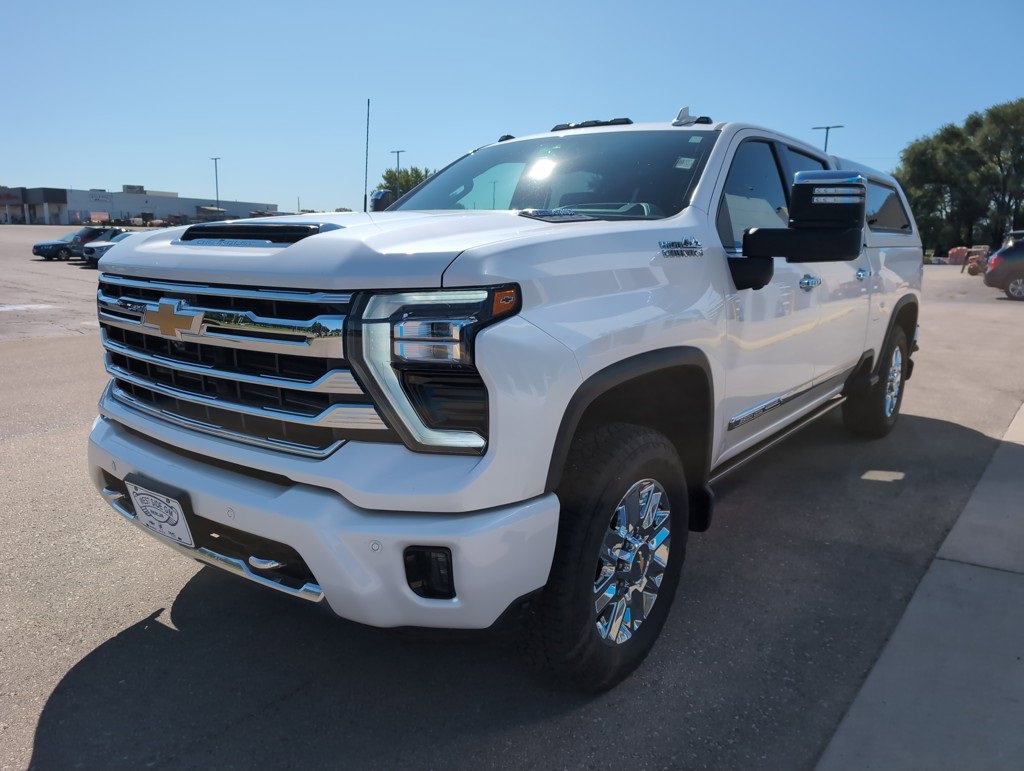 2024 Chevrolet Silverado High Country photo 4