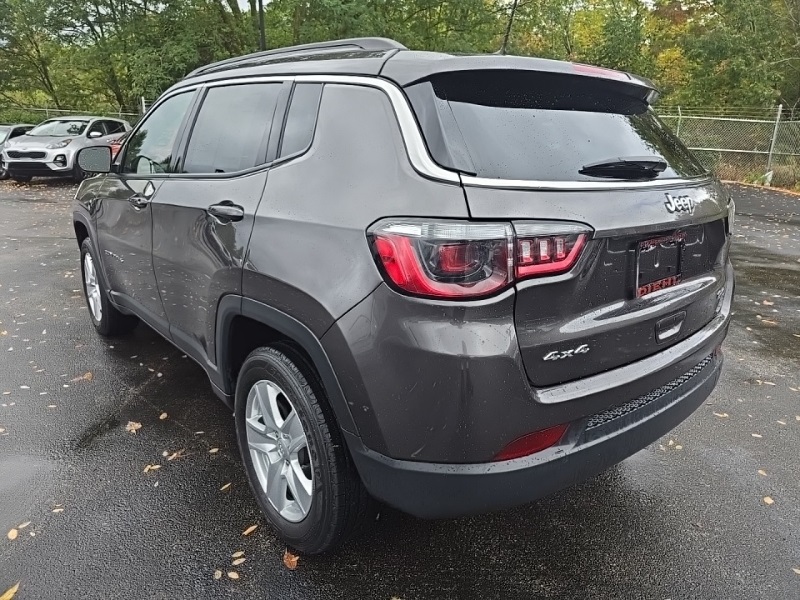 2022 Jeep Compass Latitude photo 3