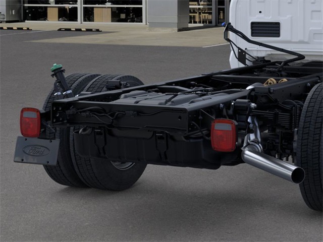 2025 Ford F-550 photo 19