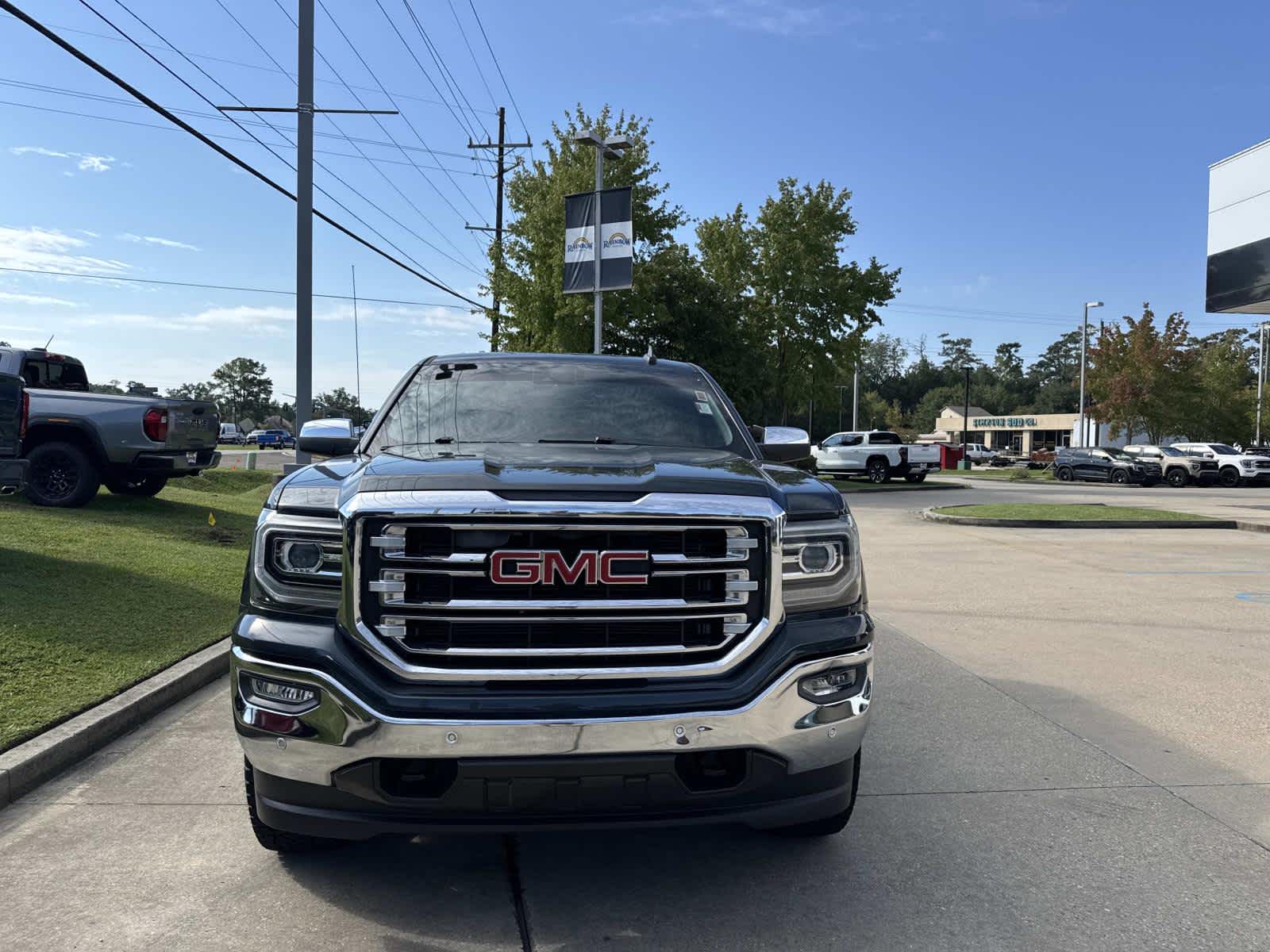 2017 Gmc Sierra 1500 SLT photo 2