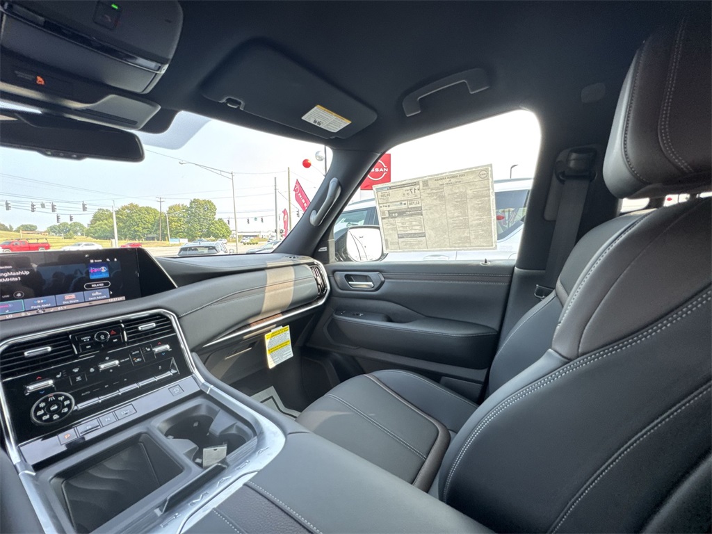 2025 Nissan Armada SL photo 11