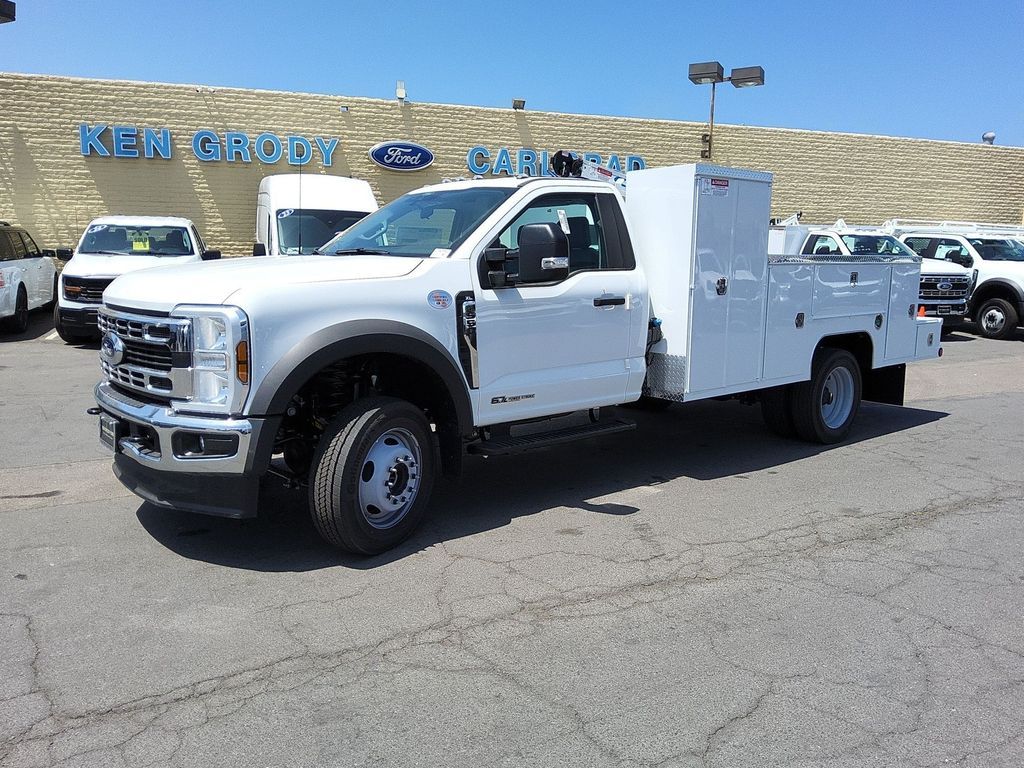 2024 Ford F-550 photo 2