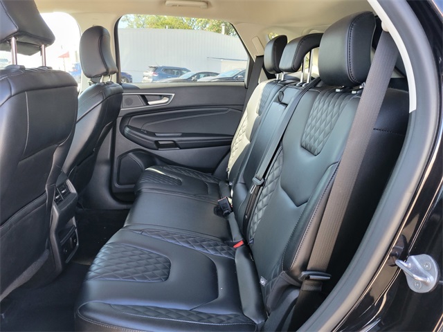 2024 Ford Edge Titanium photo 16
