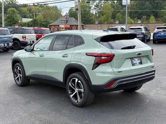 2024 Chevrolet Trax photo 3