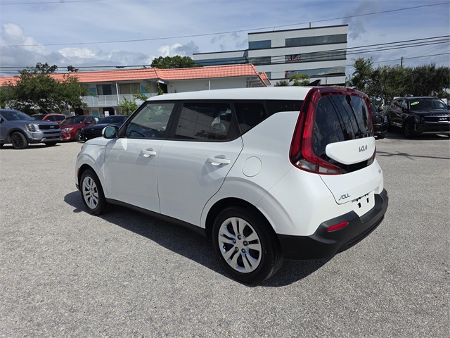 2022 Kia Soul LX photo 4