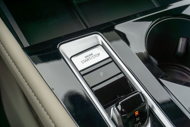 2024 Volkswagen Atlas SE Technology photo 32