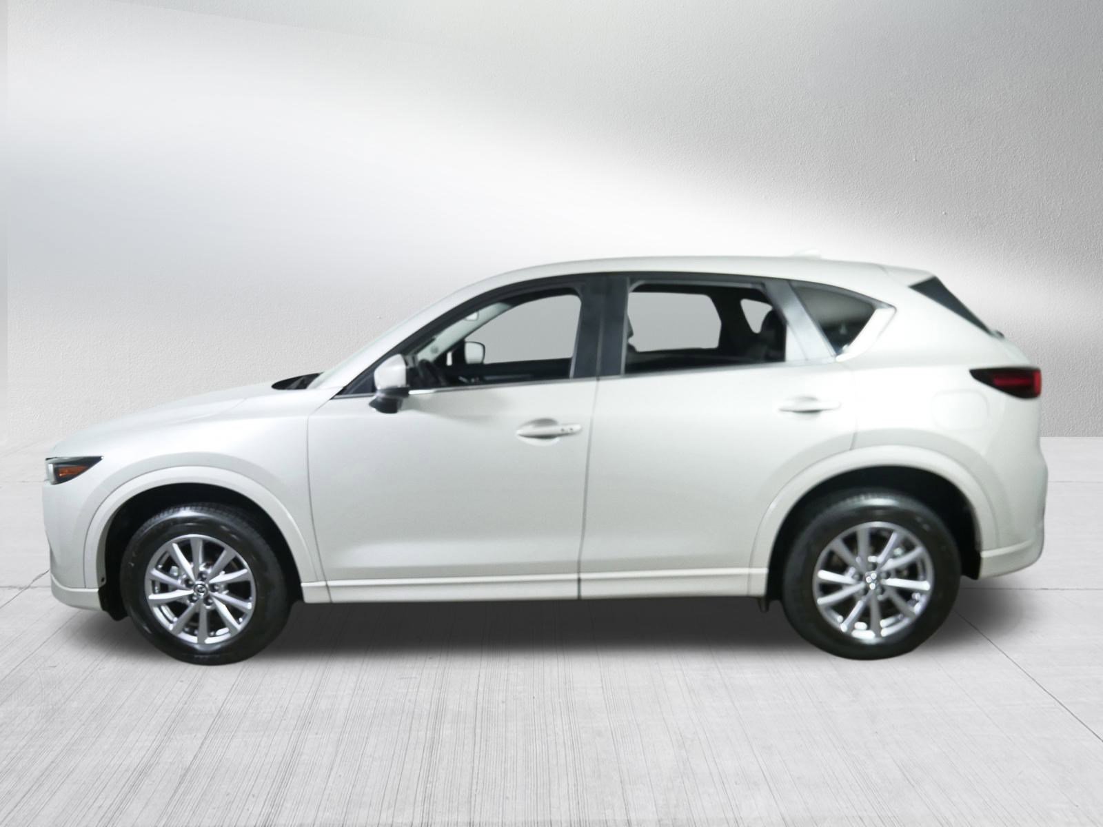 2025 Mazda CX-5 2.5 Select photo 4
