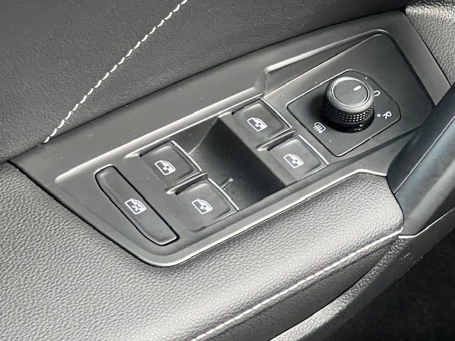 2022 Volkswagen Tiguan SE photo 33