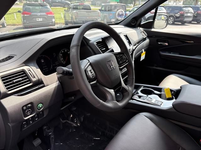 2025 Honda Ridgeline Black Edition photo 4