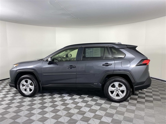 2021 Toyota RAV4 Hybrid XLE photo 2