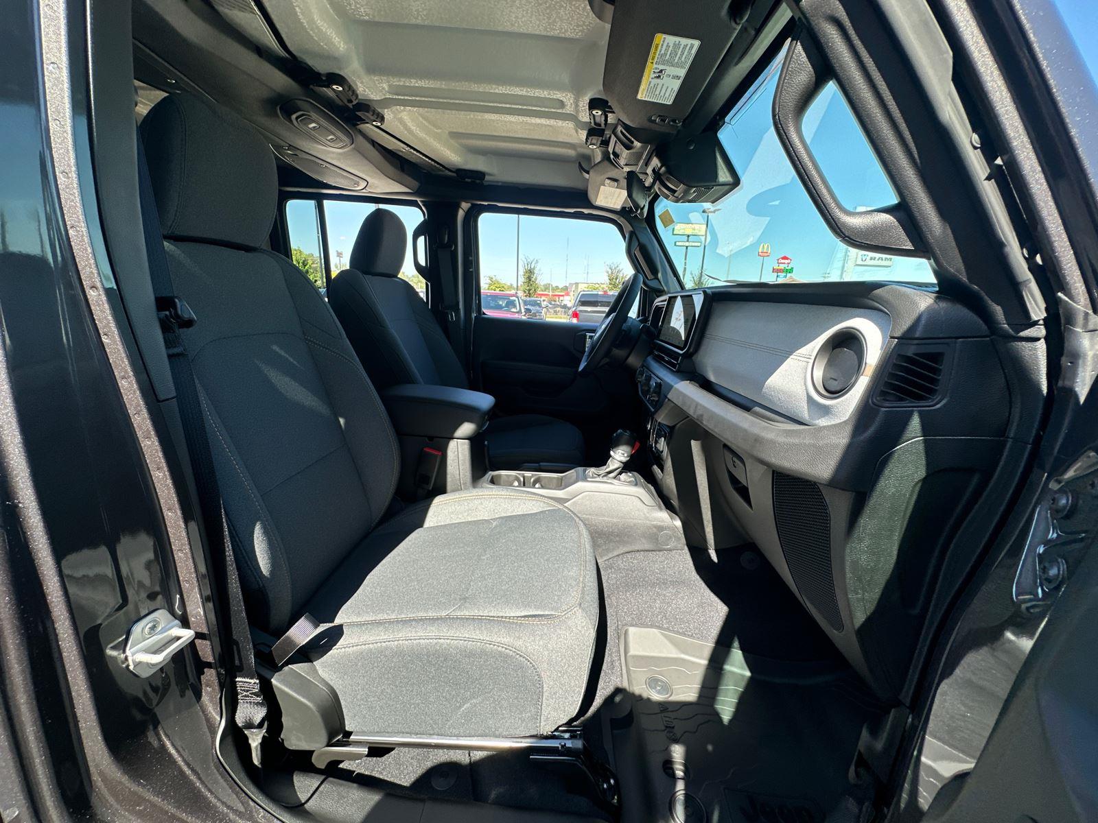 2025 Jeep Wrangler Sport S photo 25
