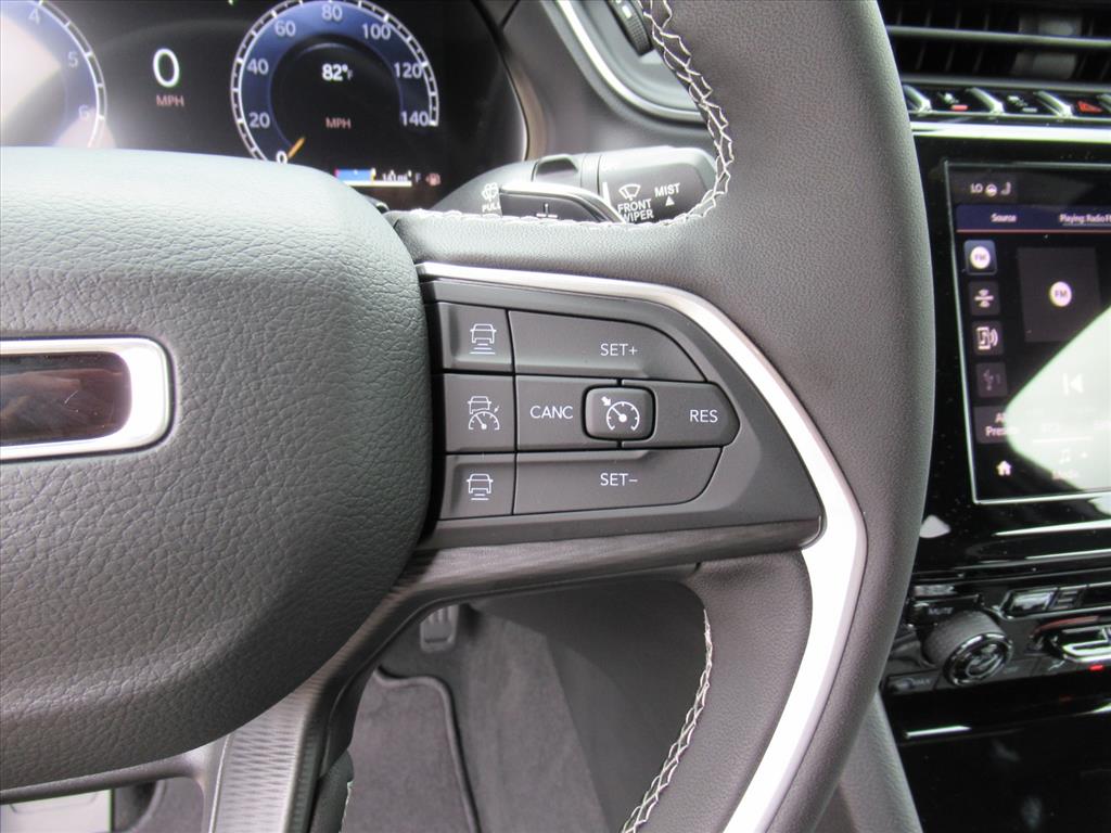 2025 Jeep Grand Cherokee Laredo X photo 18