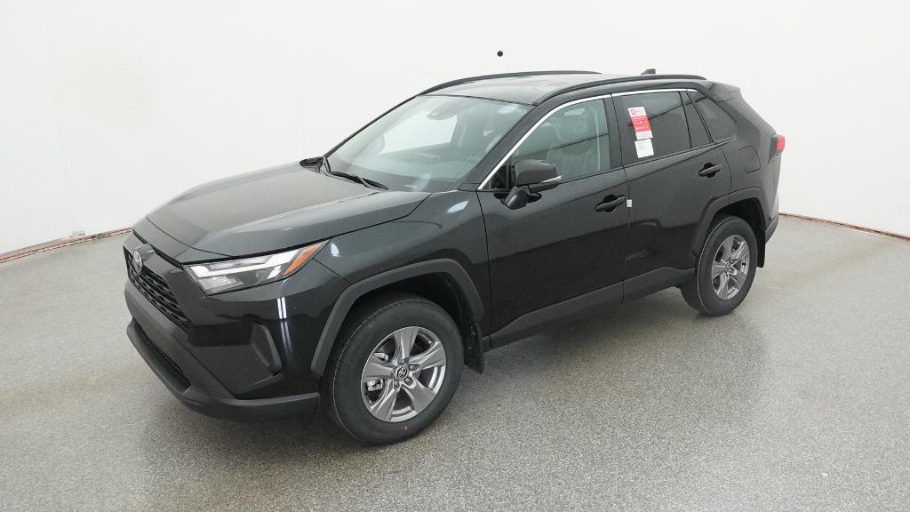 2025 Toyota RAV4 XLE's photo