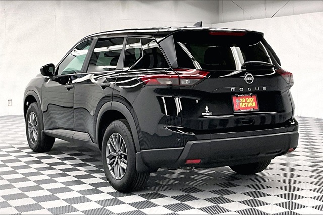 2025 Nissan Rogue S photo 3