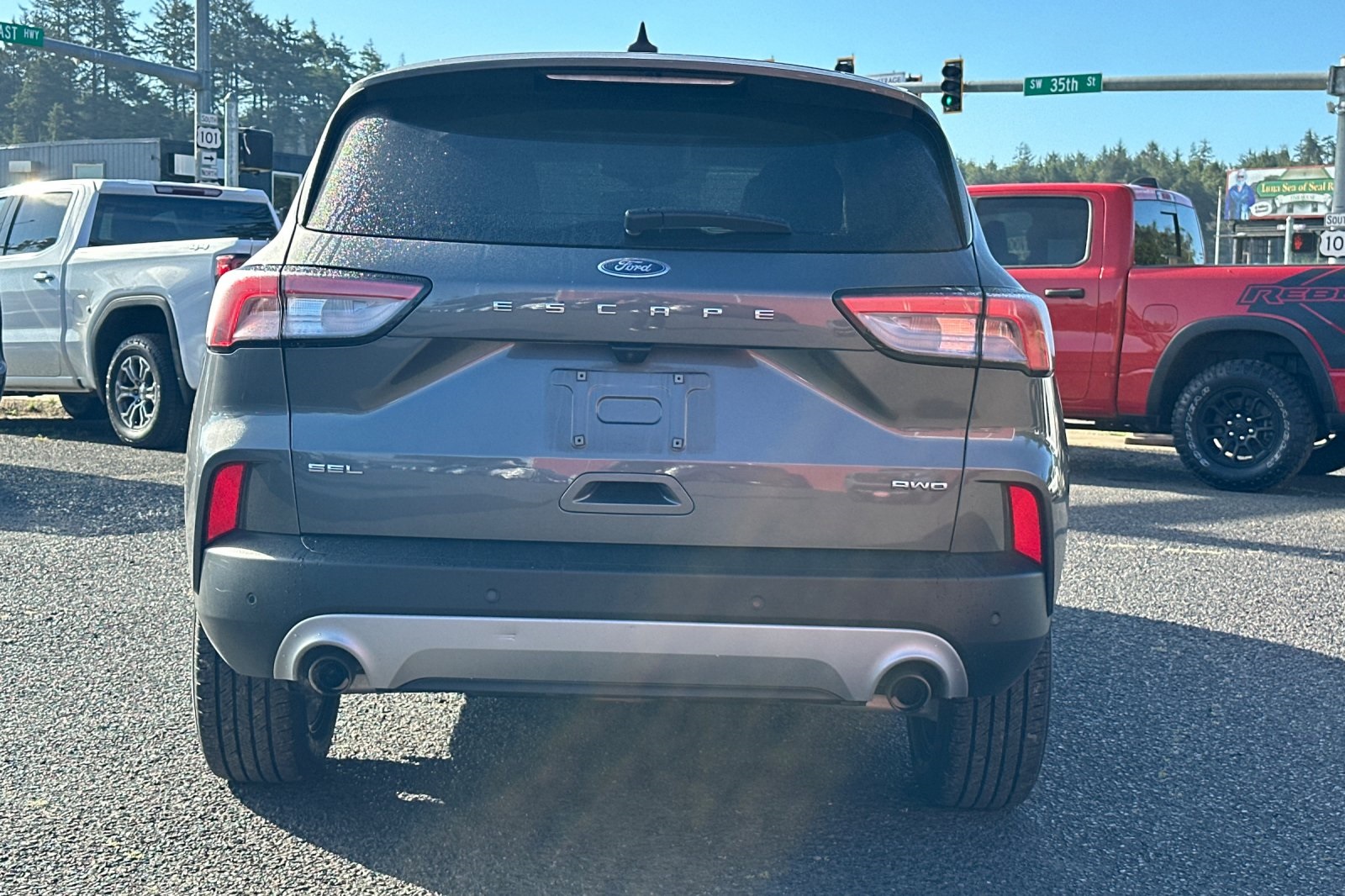 2022 Ford Escape SEL photo 3