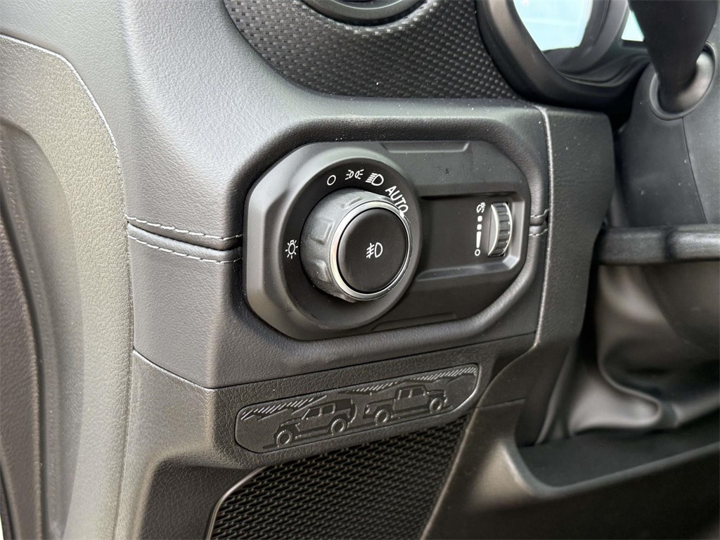 2025 Jeep Wrangler Rubicon X photo 23