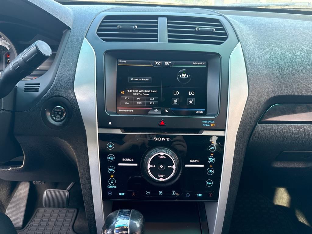 2015 Ford Explorer Limited photo 17