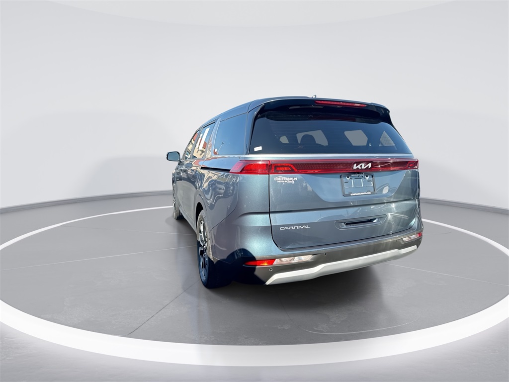 2023 Kia Carnival EX photo 6