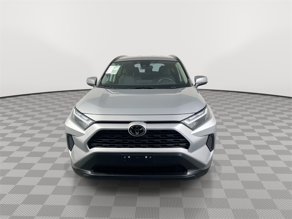 2023 Toyota RAV4 XLE photo 3