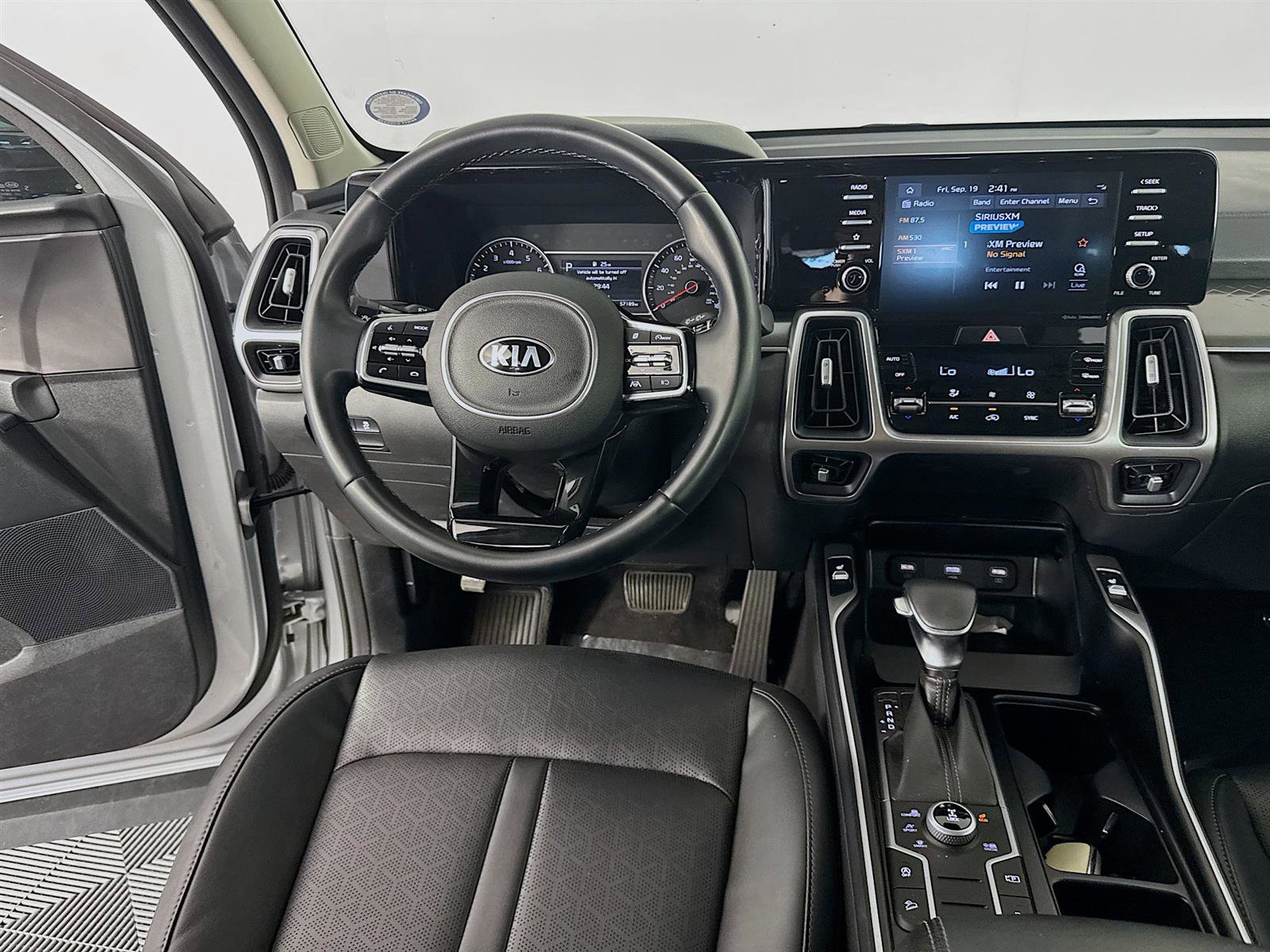 2021 Kia Sorento S photo 23