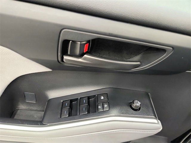 2023 Toyota Highlander L photo 21