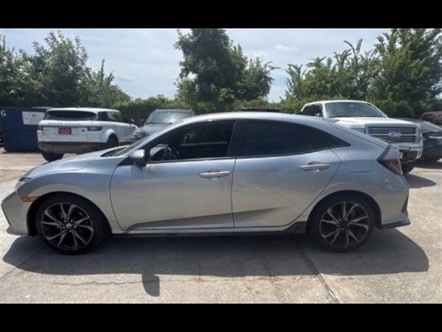 2019 Honda Civic Sport photo 3