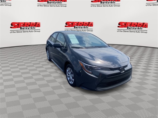 2025 Toyota Corolla LE photo 3