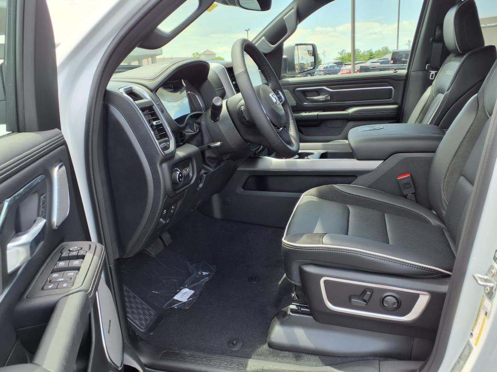2025 Ram 1500 Laramie photo 14
