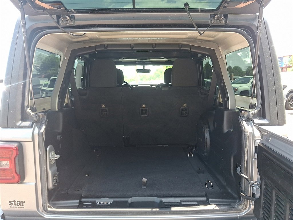 2021 Jeep Wrangler Unlimited Sahara photo 26