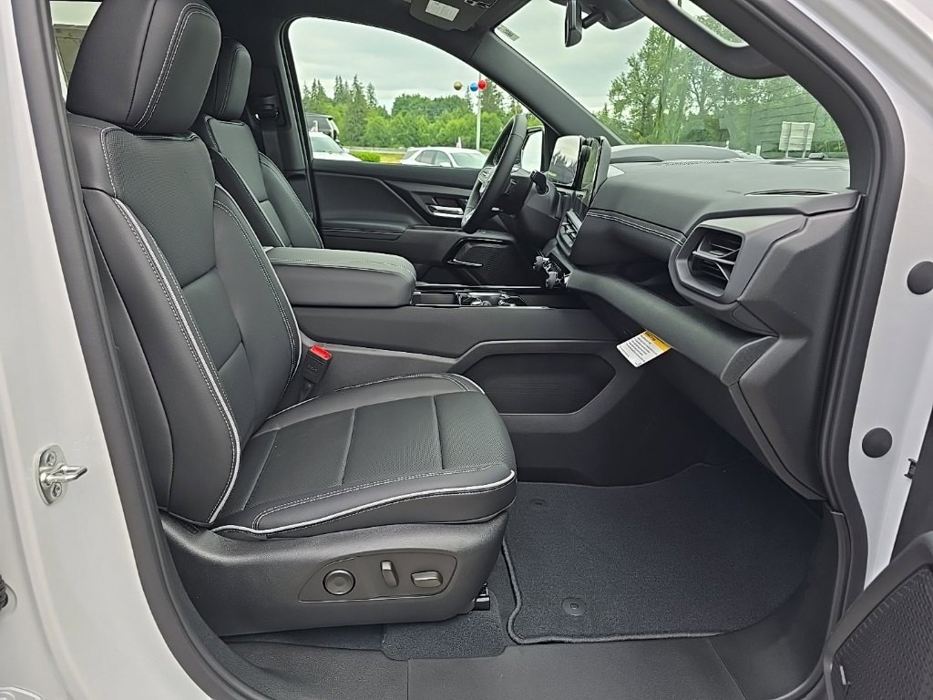 2025 Chevrolet Silverado EV LT photo 28