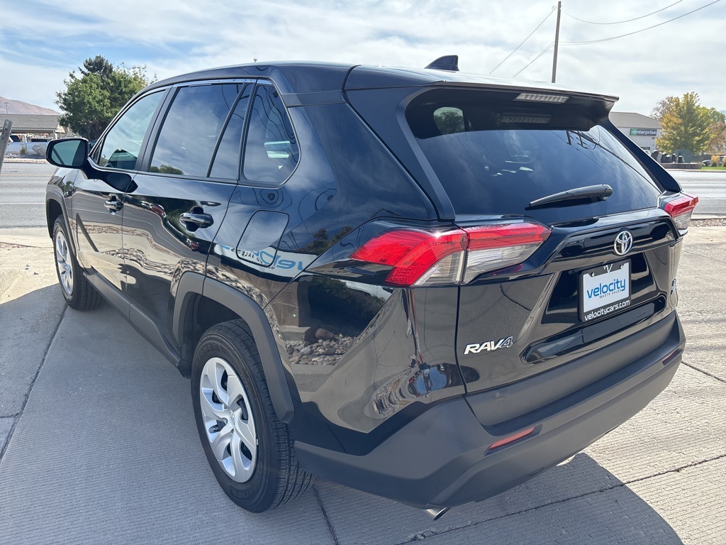 2024 Toyota RAV4 LE photo 7