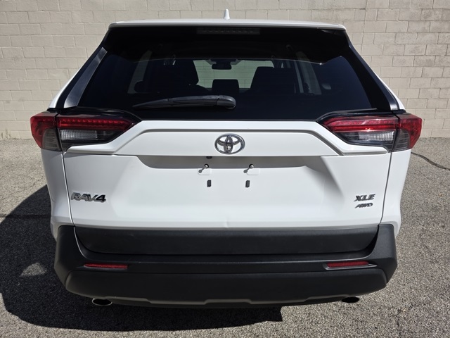 2024 Toyota RAV4 XLE photo 3