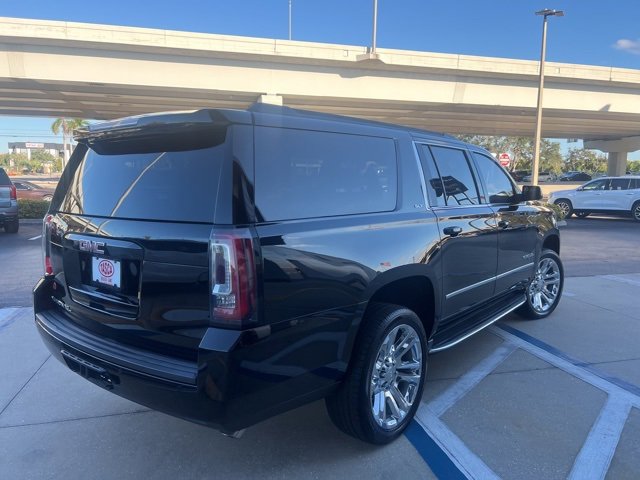 2019 Gmc Yukon XL SLT photo 3