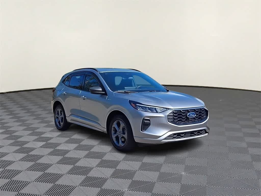 2023 Ford Escape ST-Line photo 2