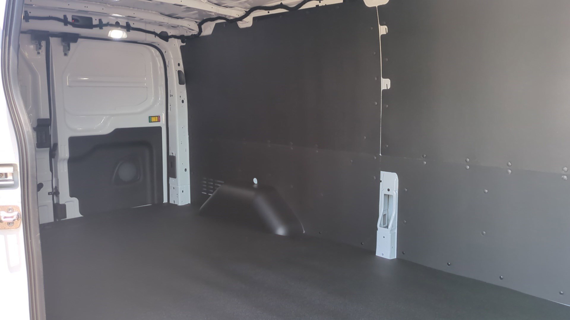 2025 Ford Transit Cargo Van photo 9