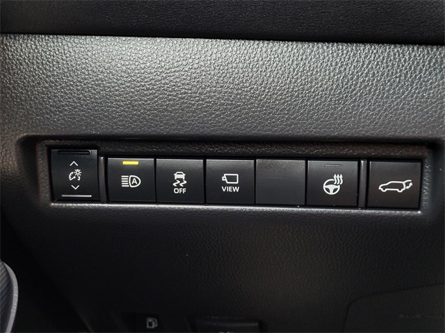 2022 Toyota Venza Limited photo 20