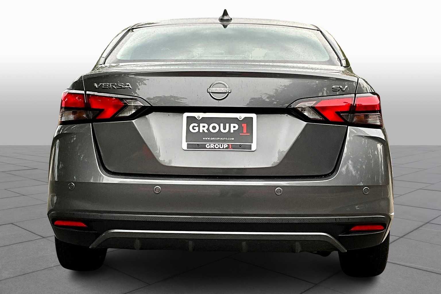 2024 Nissan Versa SV photo 4