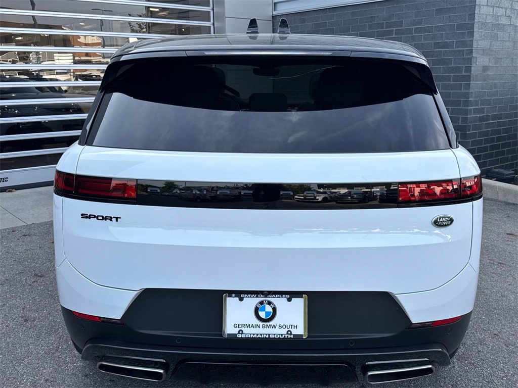 2023 Land Rover Range Rover Sport SE photo 4