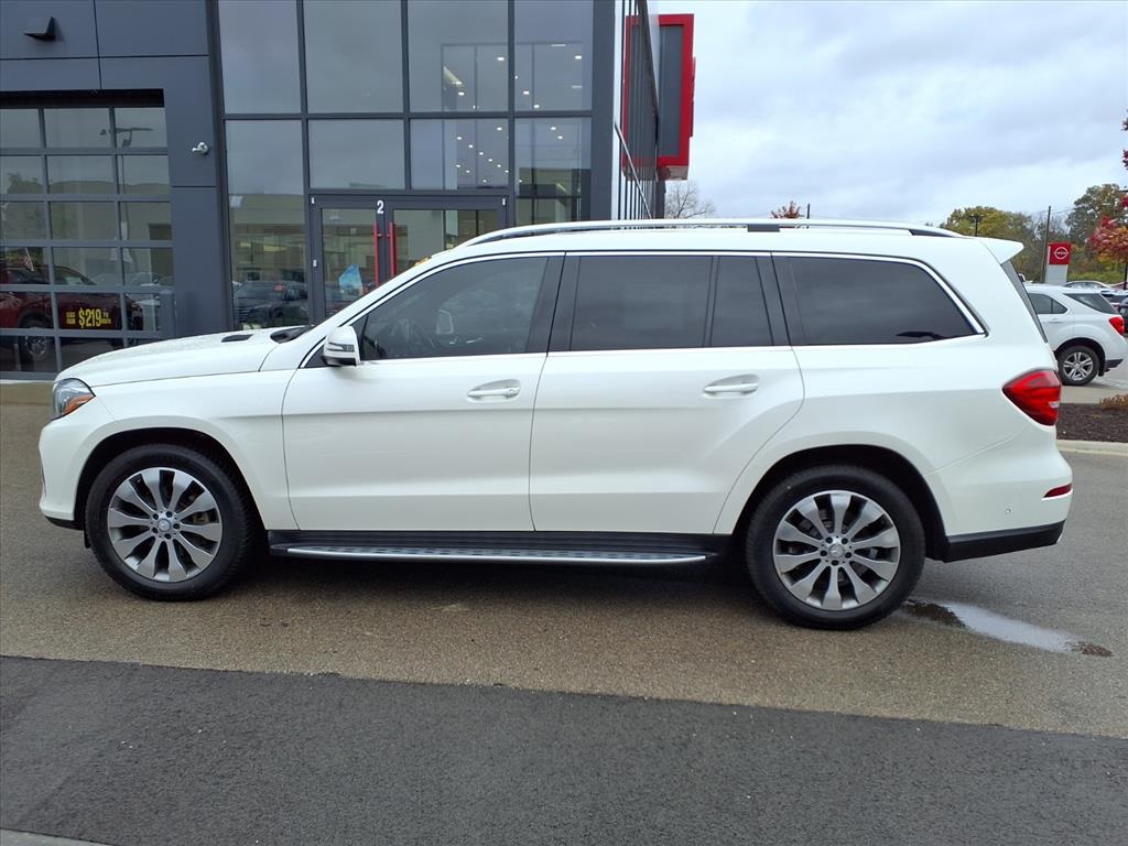 2017 Mercedes Benz GLS 450 4MATIC photo 2