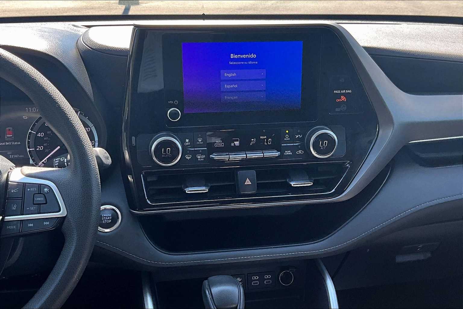 2023 Toyota Highlander L photo 5