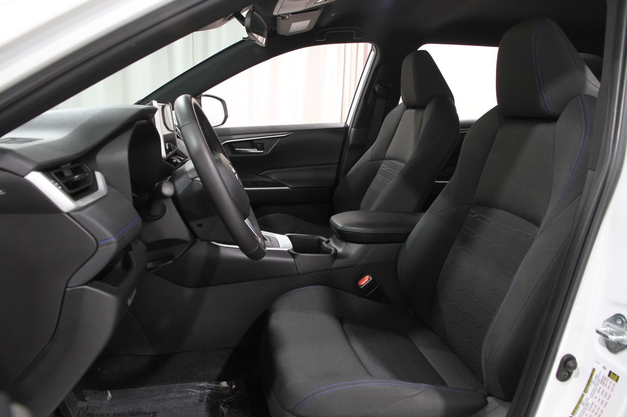 2024 Toyota RAV4 Hybrid SE photo 4