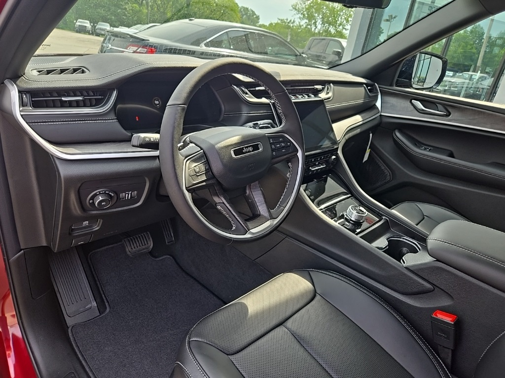 2025 Jeep Grand Cherokee Limited photo 33