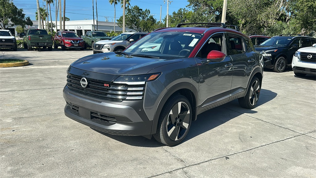 2026 Nissan Kicks SR photo 2
