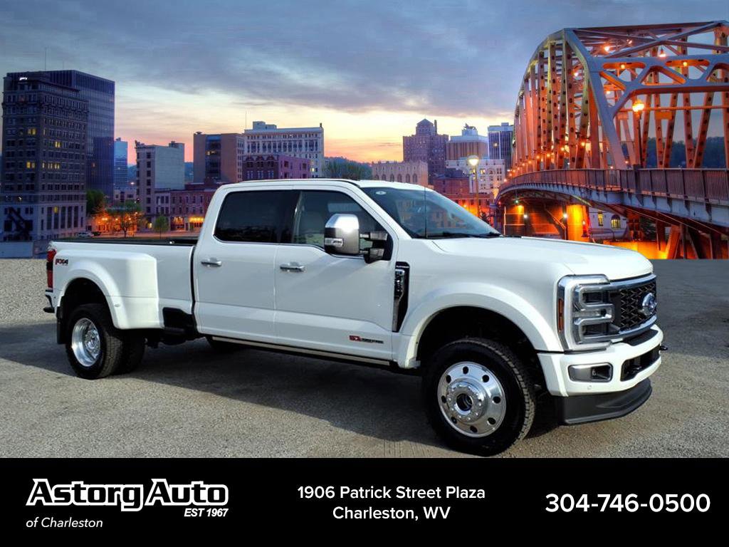 2025 Ford F-450 Super Duty Platinum's photo