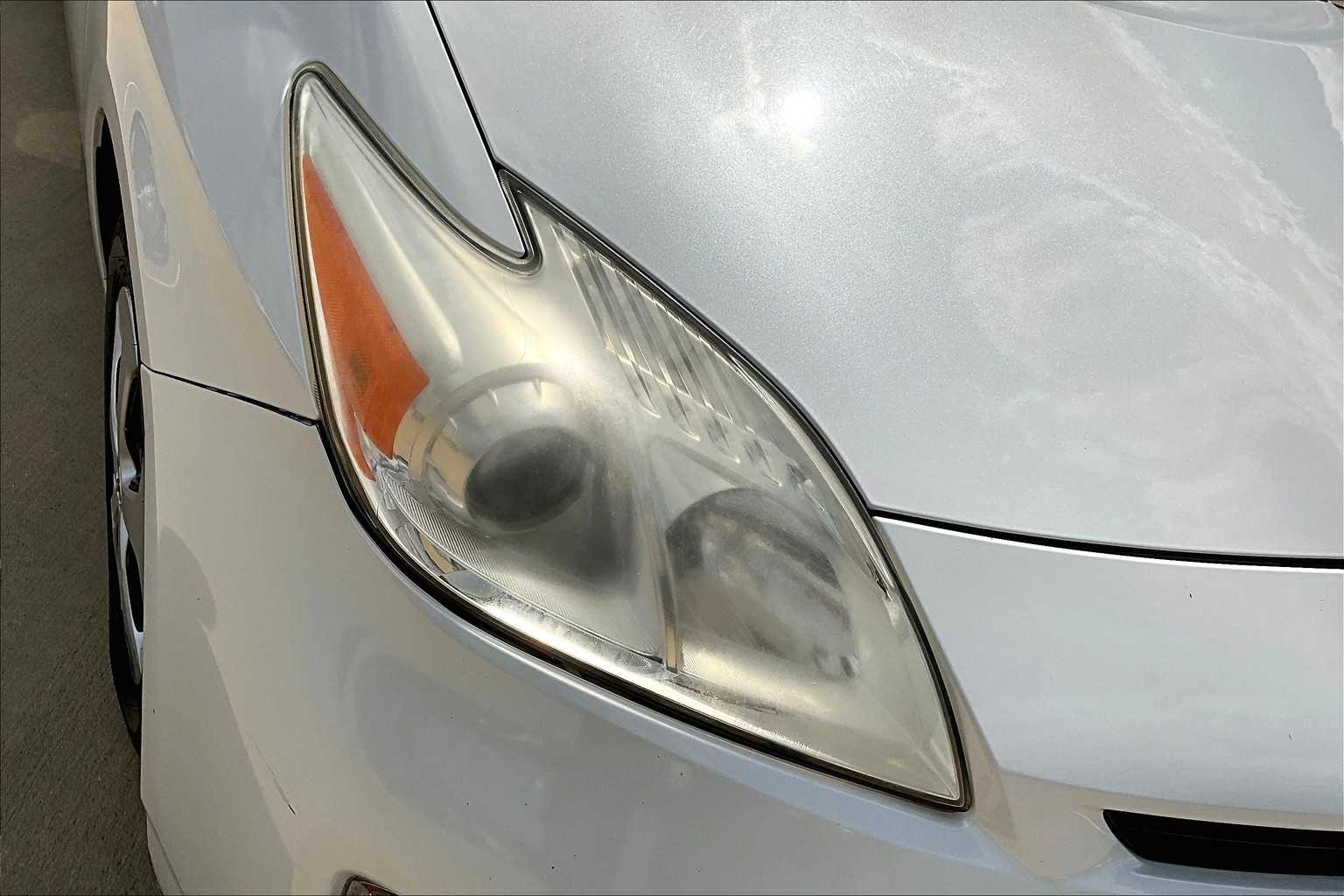 2014 Toyota Prius Two photo 25