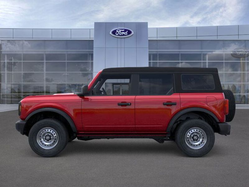 2025 Ford Bronco Base photo 2