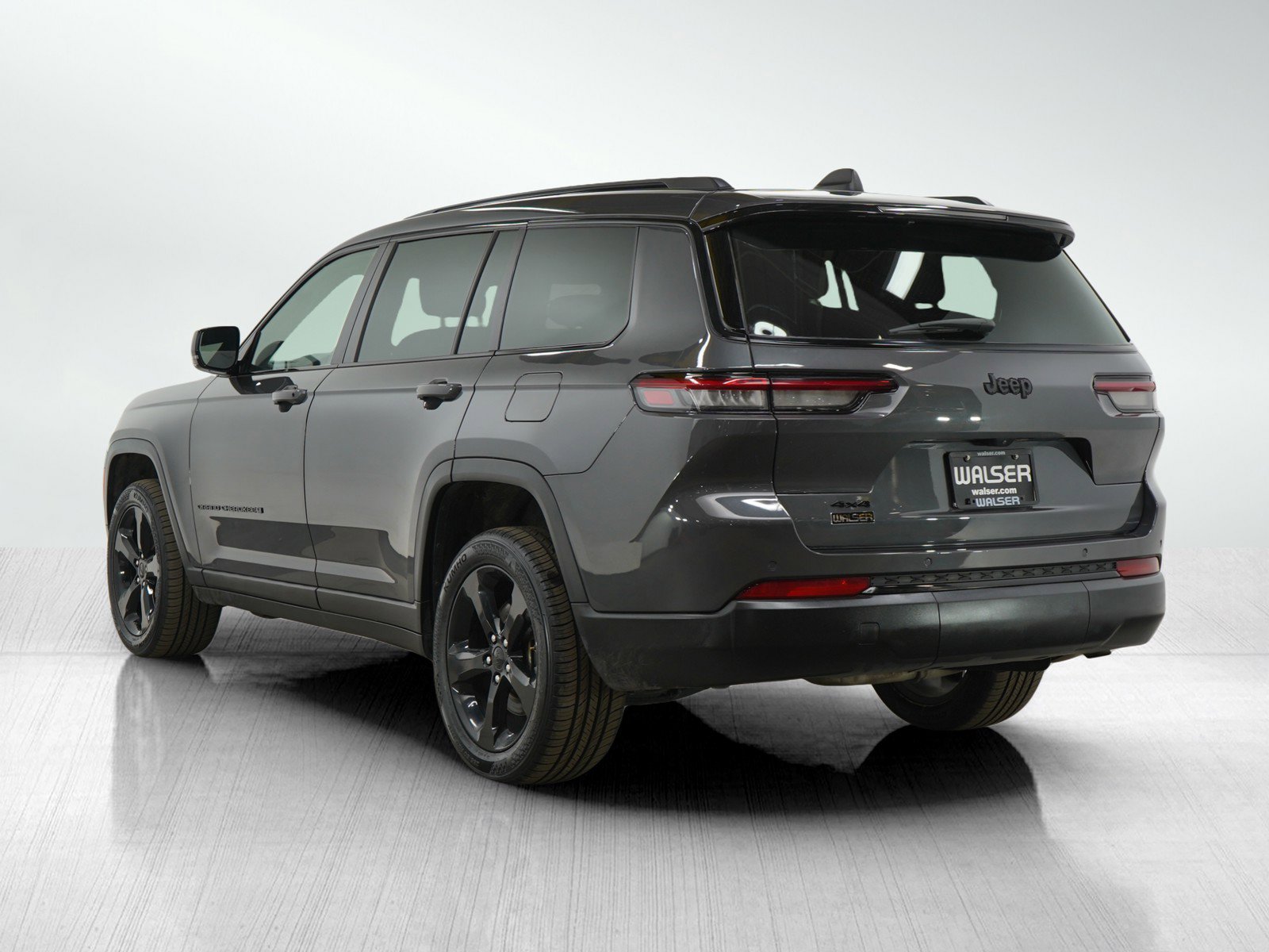 2023 Jeep Grand Cherokee Laredo Altitude photo 2